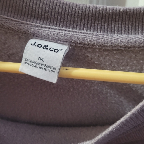 Slightly cropped crewneck - Picture 2 of 6